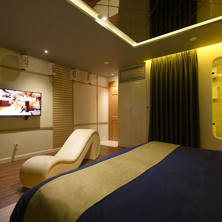 Chiic House 1 - Khach San Tinh Yeu Hotel Da Nang Buitenkant foto